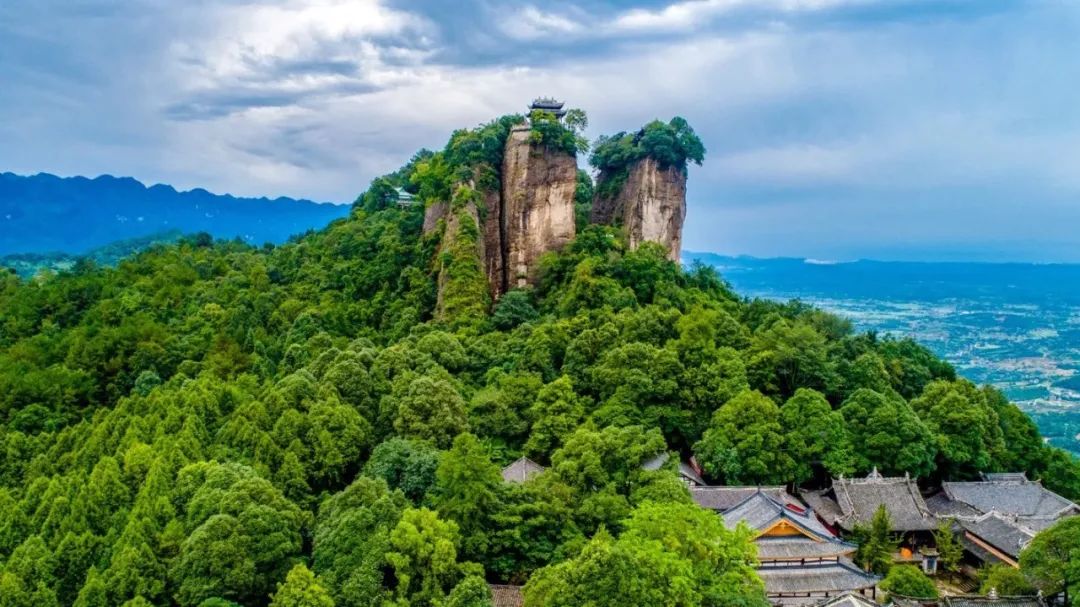 讀李白 游神州丨跟著李白去旅游中華文化主題旅游線路正式發(fā)布，一起開啟詩意文化之旅。
